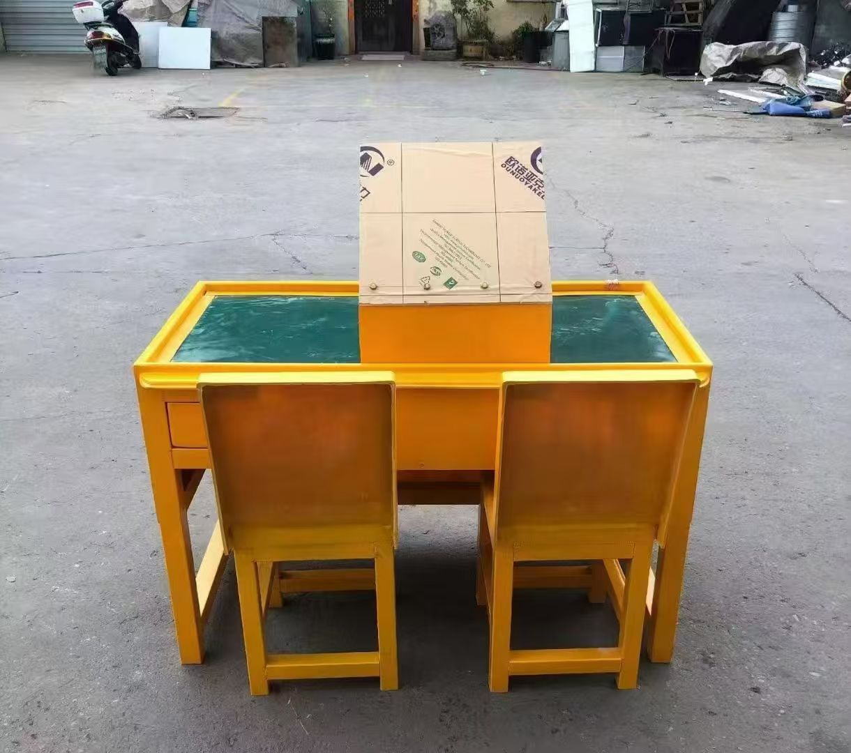 东山防静电导通桌井下煤矿火工品发放桌：危险品流转的安全守护者
